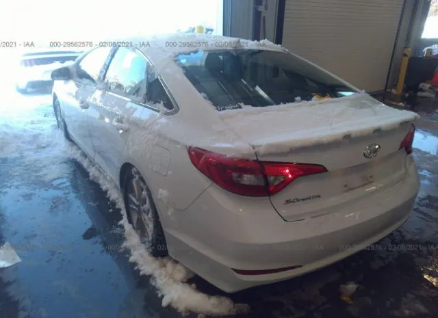 Photo 2 VIN: 5NPE24AF7GH282631 - HYUNDAI SONATA 