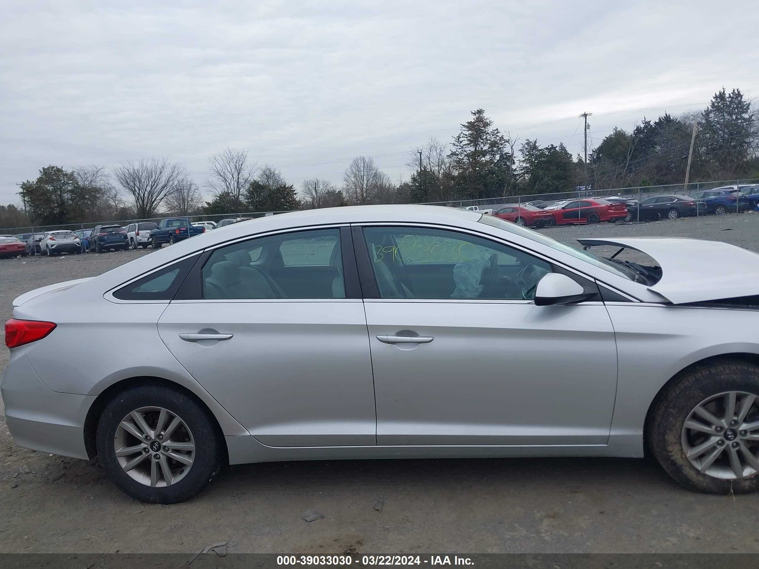 Photo 12 VIN: 5NPE24AF7GH288672 - HYUNDAI SONATA 