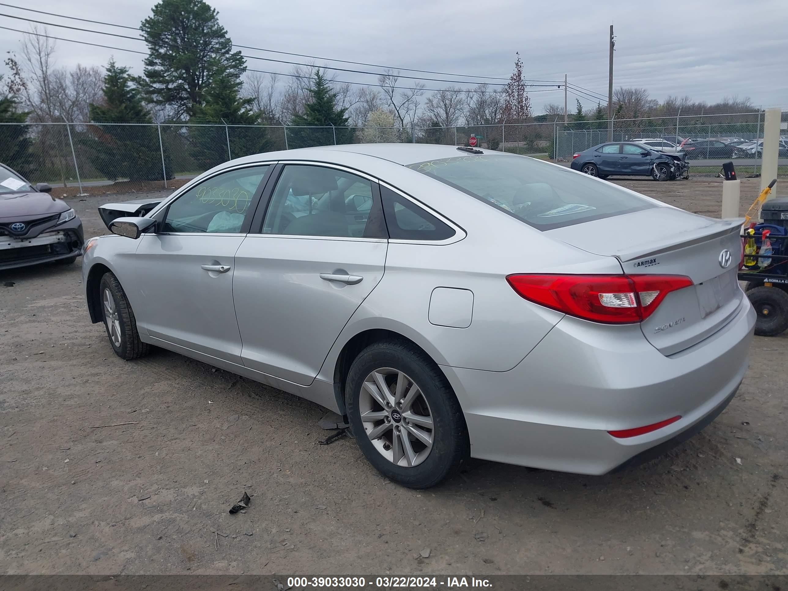 Photo 2 VIN: 5NPE24AF7GH288672 - HYUNDAI SONATA 