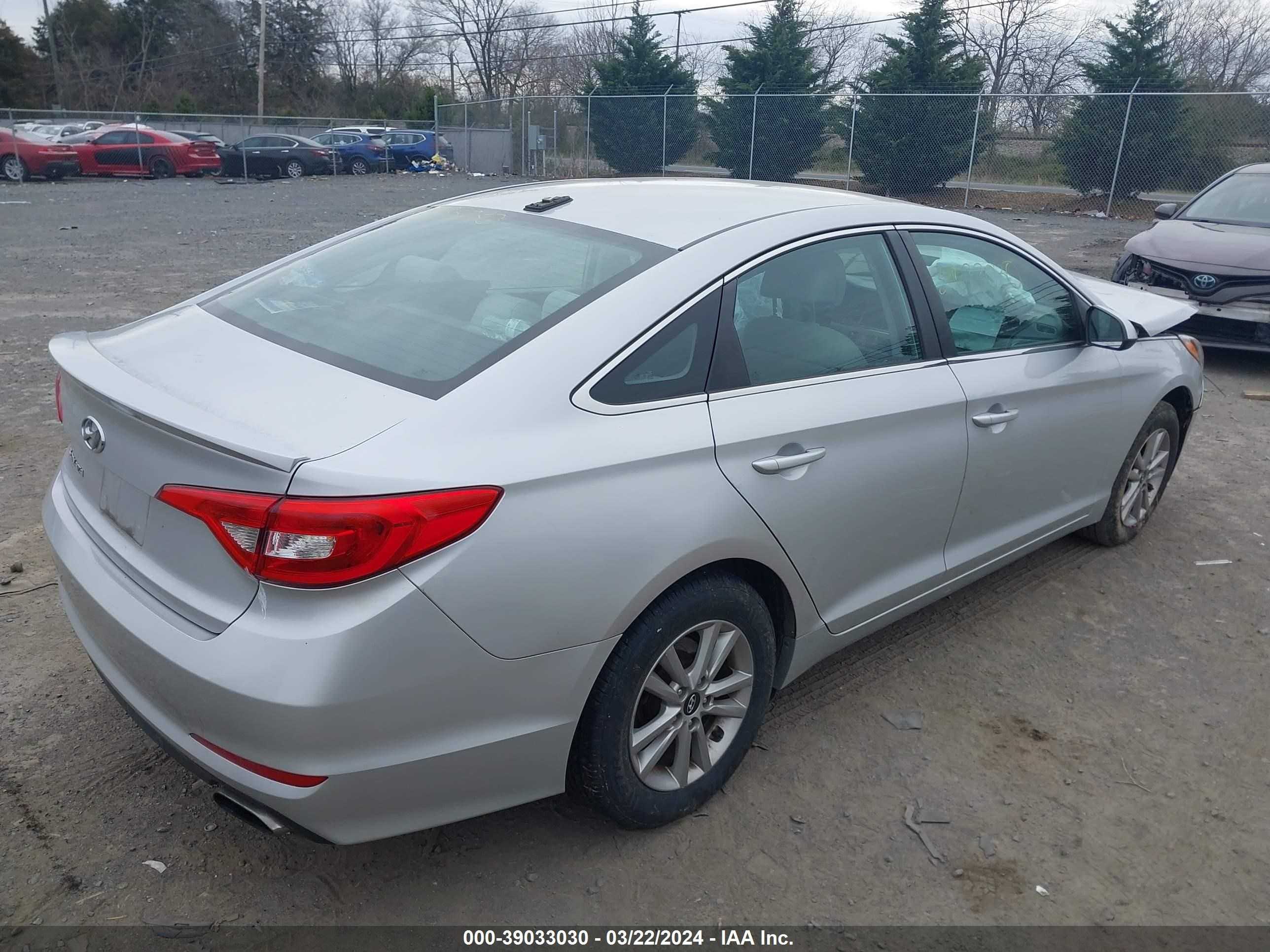 Photo 3 VIN: 5NPE24AF7GH288672 - HYUNDAI SONATA 