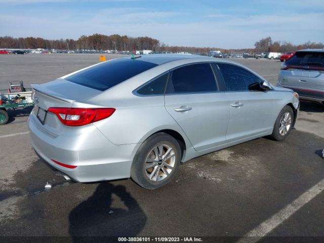 Photo 3 VIN: 5NPE24AF7GH303333 - HYUNDAI SONATA 