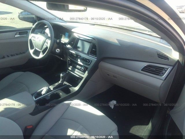 Photo 4 VIN: 5NPE24AF7GH326045 - HYUNDAI SONATA 