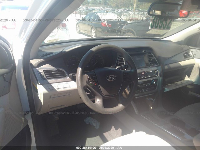 Photo 4 VIN: 5NPE24AF7GH328054 - HYUNDAI SONATA 