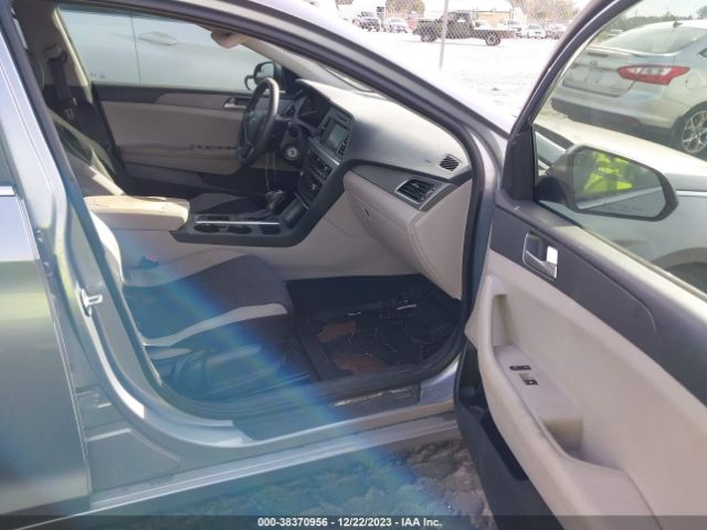 Photo 4 VIN: 5NPE24AF7GH363094 - HYUNDAI SONATA 