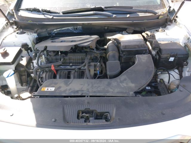 Photo 9 VIN: 5NPE24AF7GH391378 - HYUNDAI SONATA 