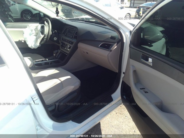 Photo 4 VIN: 5NPE24AF7GH404596 - HYUNDAI SONATA 