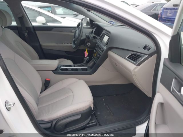 Photo 4 VIN: 5NPE24AF7GH423567 - HYUNDAI SONATA 