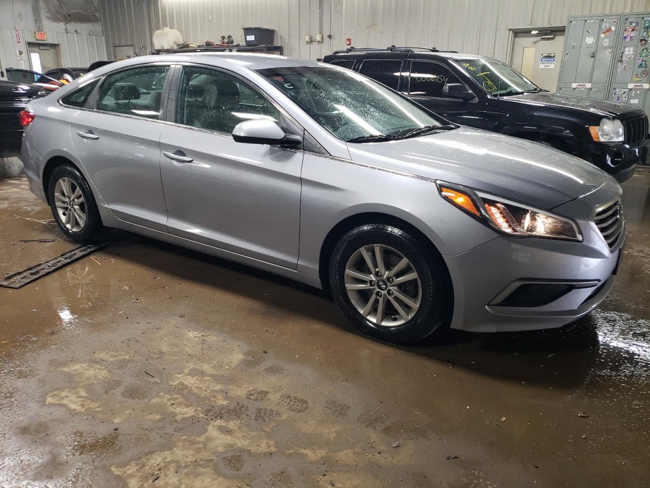 Photo 3 VIN: 5NPE24AF7GH436447 - HYUNDAI SONATA 