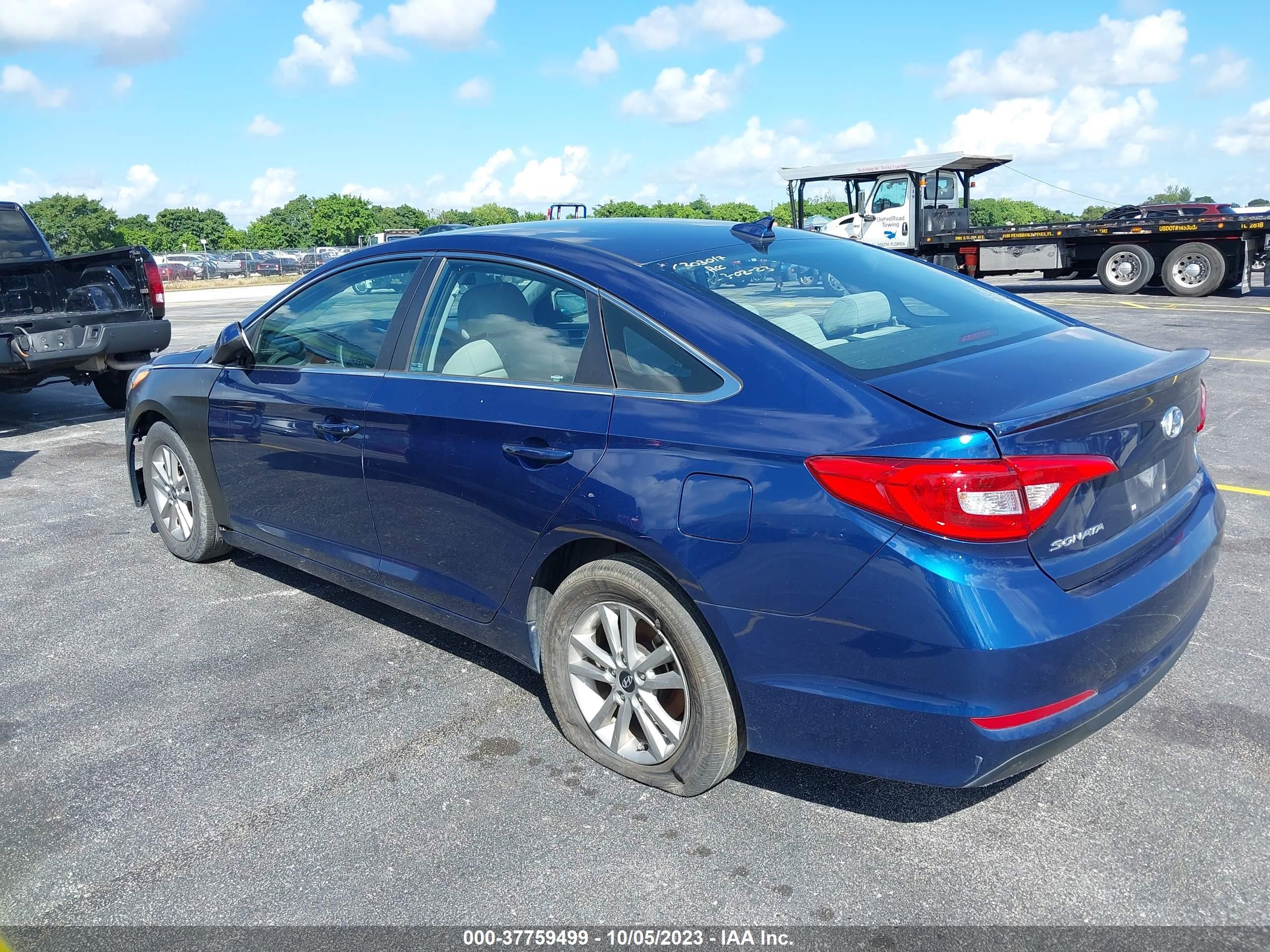 Photo 2 VIN: 5NPE24AF7HH452875 - HYUNDAI SONATA 