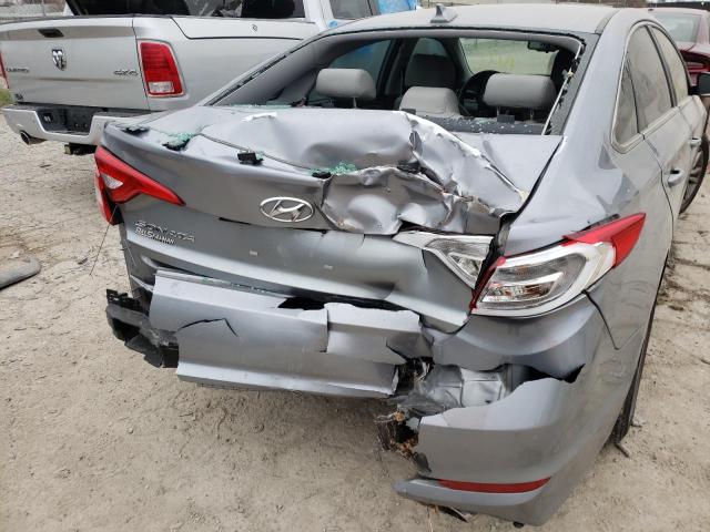 Photo 8 VIN: 5NPE24AF7HH455825 - HYUNDAI SONATA SE 