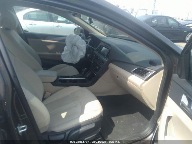 Photo 4 VIN: 5NPE24AF7HH474195 - HYUNDAI SONATA 