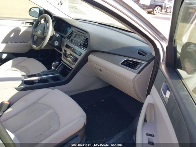 Photo 4 VIN: 5NPE24AF7HH492230 - HYUNDAI SONATA 