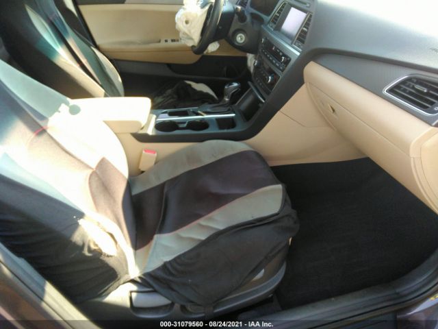 Photo 4 VIN: 5NPE24AF7HH496665 - HYUNDAI SONATA 