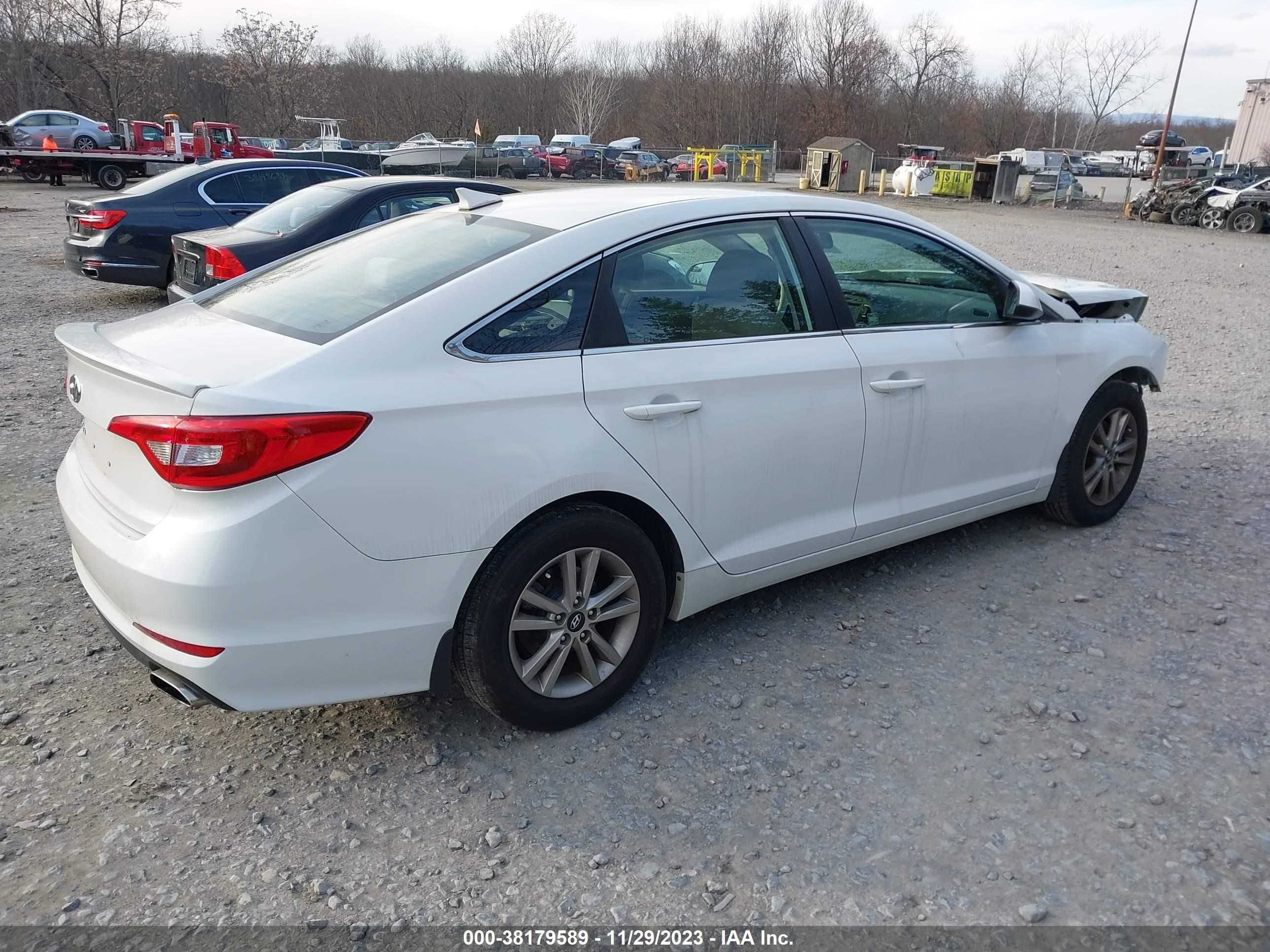 Photo 3 VIN: 5NPE24AF7HH499923 - HYUNDAI SONATA 