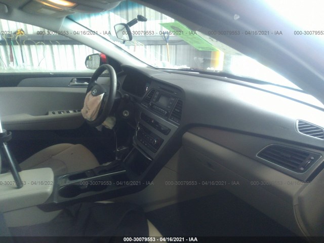 Photo 4 VIN: 5NPE24AF7HH511844 - HYUNDAI SONATA 