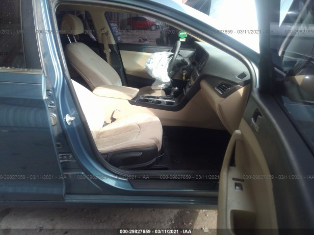 Photo 4 VIN: 5NPE24AF7HH513741 - HYUNDAI SONATA 