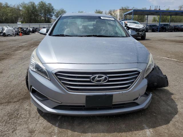 Photo 4 VIN: 5NPE24AF7HH515084 - HYUNDAI SONATA SE 