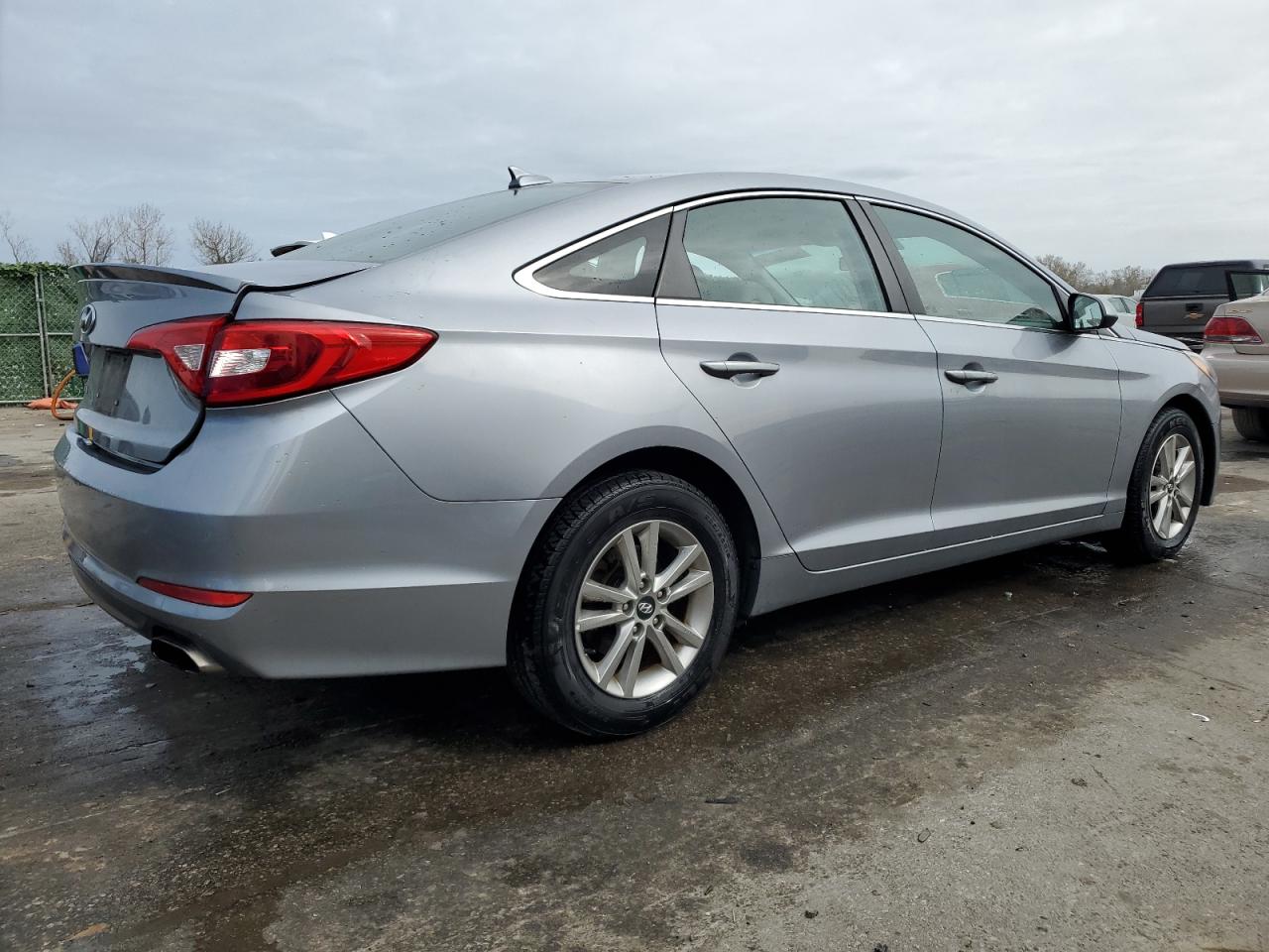 Photo 2 VIN: 5NPE24AF7HH518597 - HYUNDAI SONATA 