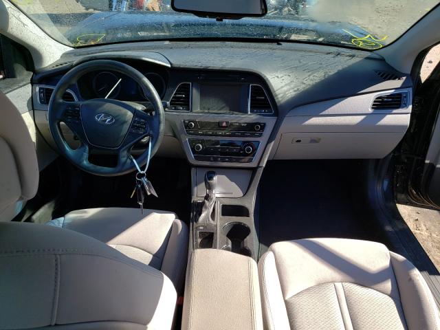 Photo 8 VIN: 5NPE24AF7HH527445 - HYUNDAI SONATA SE 