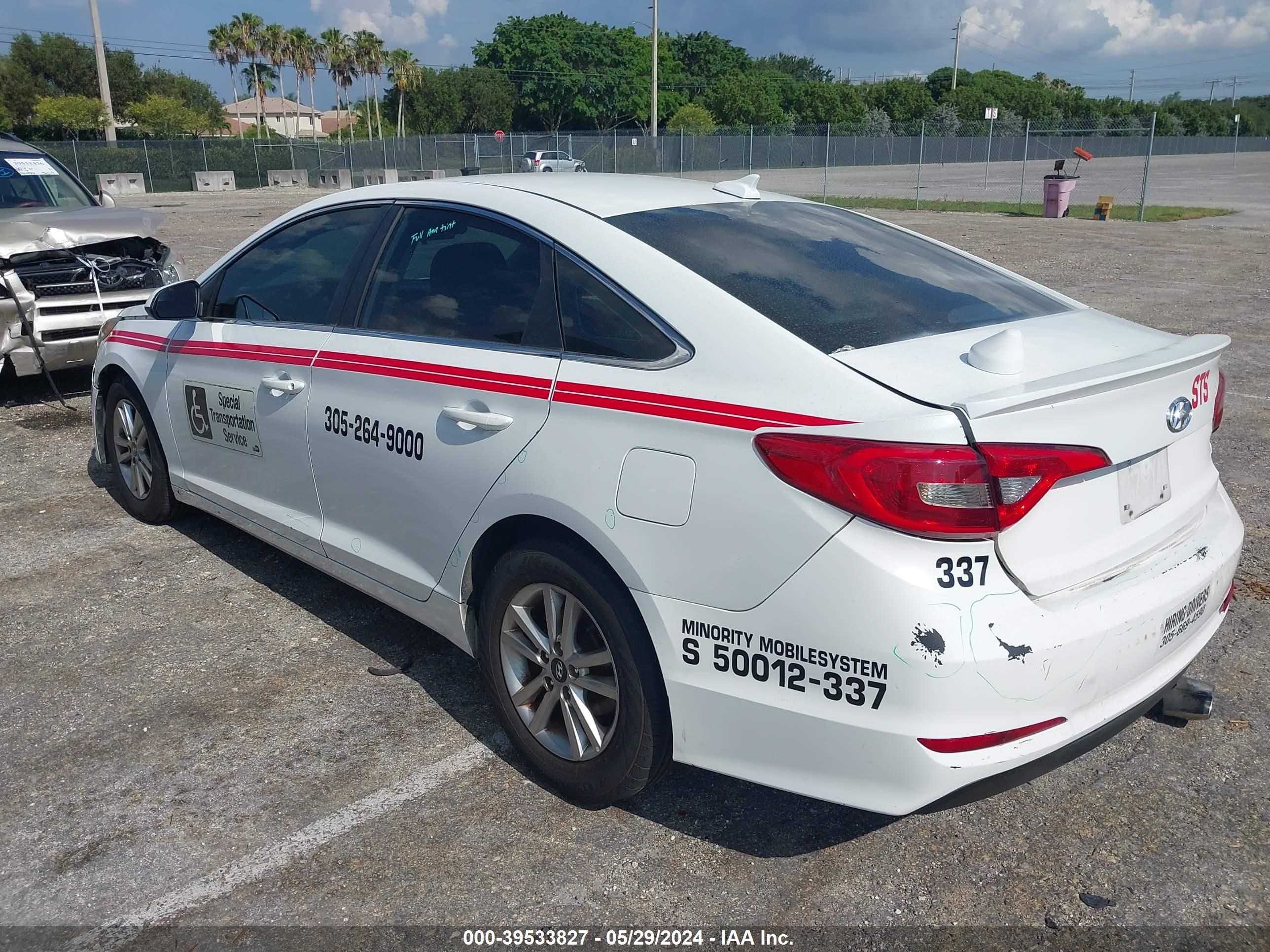 Photo 2 VIN: 5NPE24AF7HH547260 - HYUNDAI SONATA 