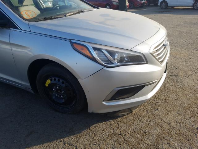 Photo 8 VIN: 5NPE24AF7HH557593 - HYUNDAI SONATA 