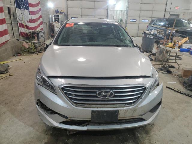 Photo 4 VIN: 5NPE24AF7HH563698 - HYUNDAI SONATA SE 