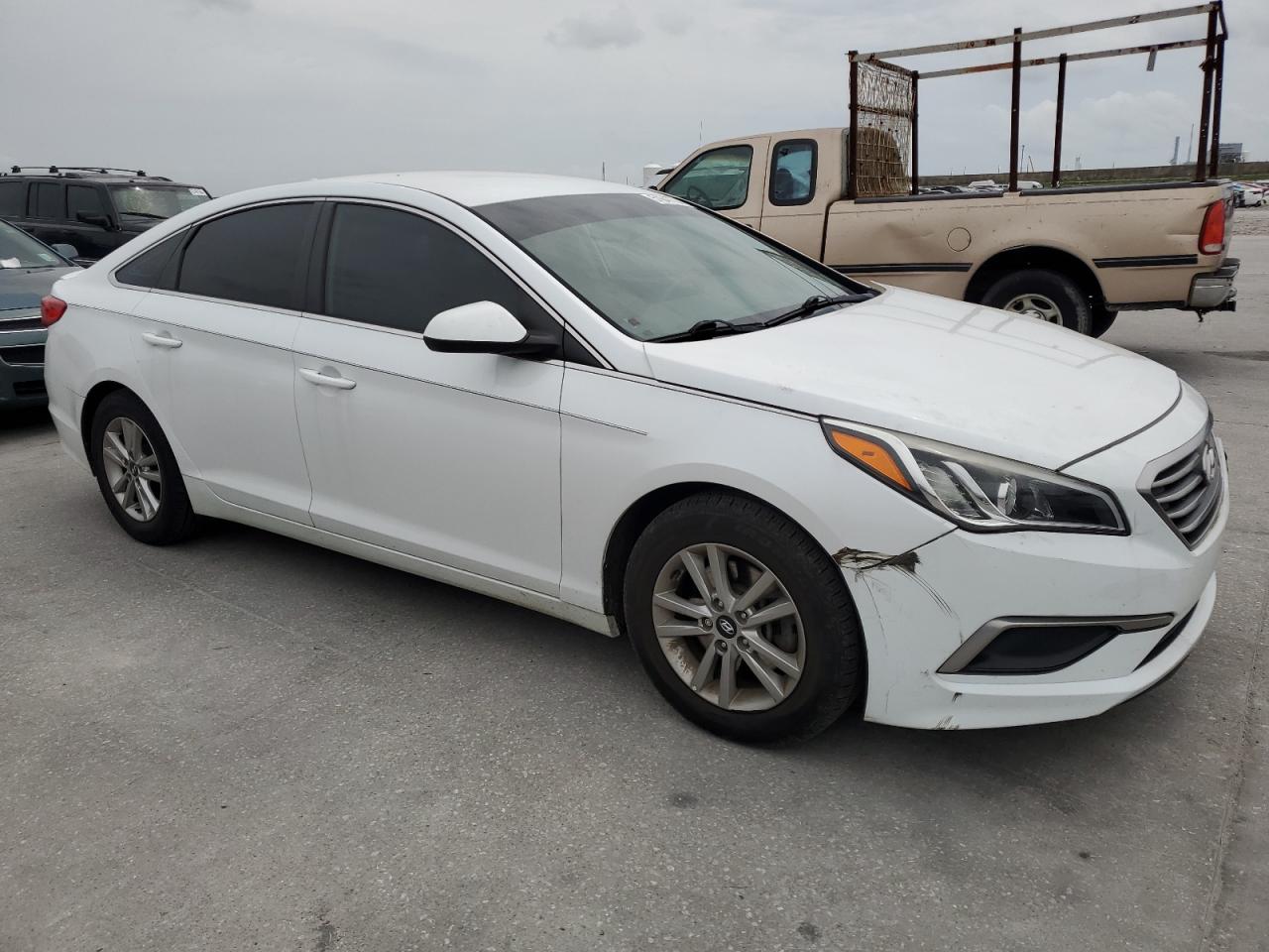 Photo 3 VIN: 5NPE24AF7HH563720 - HYUNDAI SONATA 