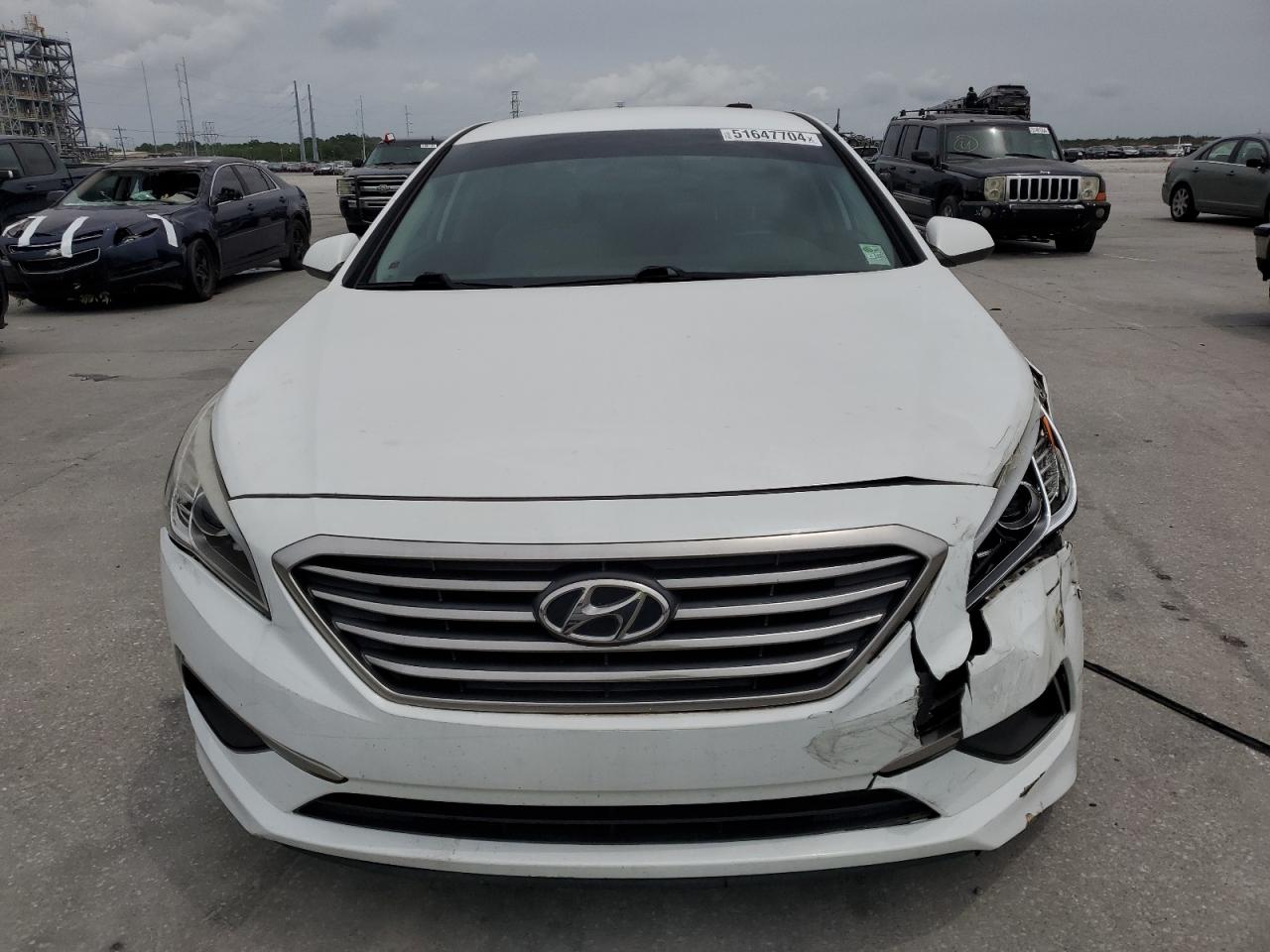 Photo 4 VIN: 5NPE24AF7HH563720 - HYUNDAI SONATA 