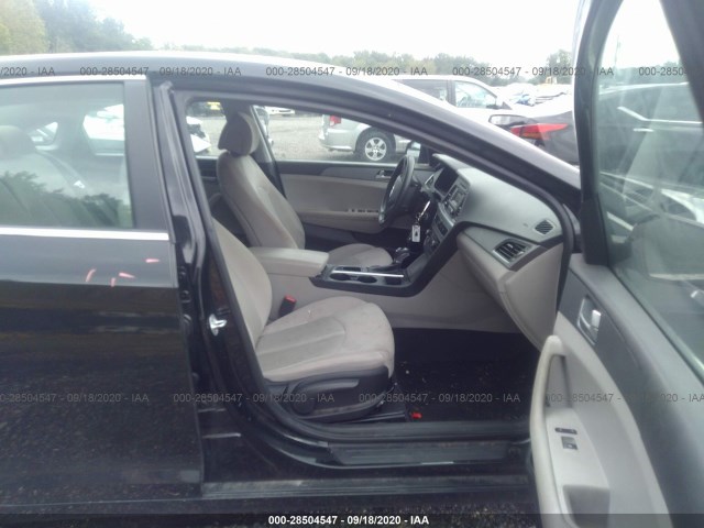 Photo 4 VIN: 5NPE24AF7HH567041 - HYUNDAI SONATA 