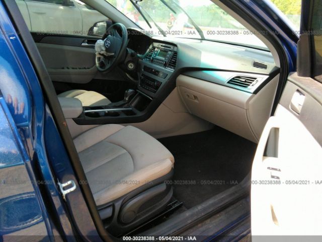 Photo 4 VIN: 5NPE24AF7HH567931 - HYUNDAI SONATA 