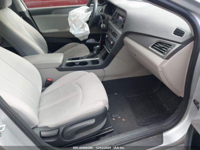 Photo 4 VIN: 5NPE24AF7HH569257 - HYUNDAI SONATA 