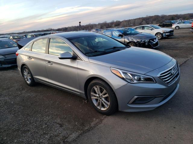 Photo 3 VIN: 5NPE24AF7HH572451 - HYUNDAI SONATA SE 