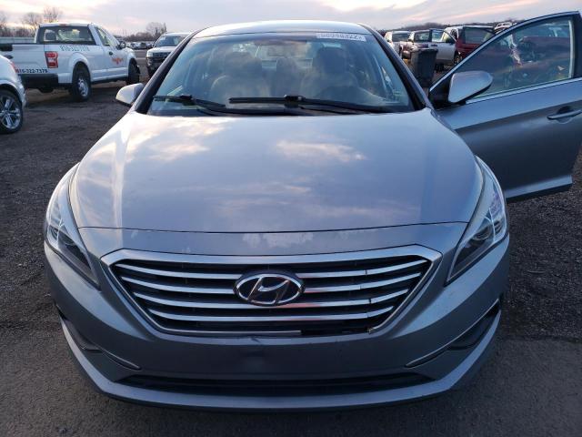 Photo 4 VIN: 5NPE24AF7HH572451 - HYUNDAI SONATA SE 