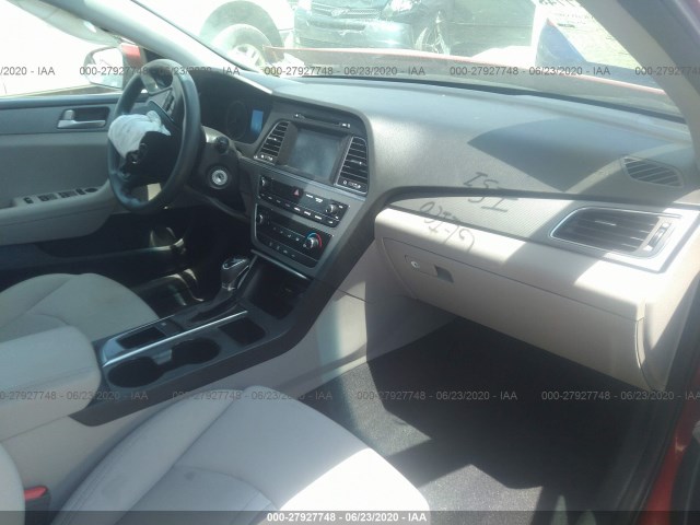 Photo 4 VIN: 5NPE24AF7HH573924 - HYUNDAI SONATA 