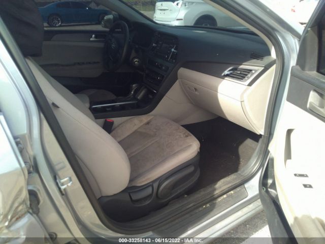 Photo 4 VIN: 5NPE24AF7HH575155 - HYUNDAI SONATA 