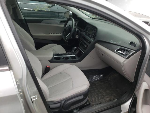 Photo 4 VIN: 5NPE24AF7HH579108 - HYUNDAI SONATA SE 