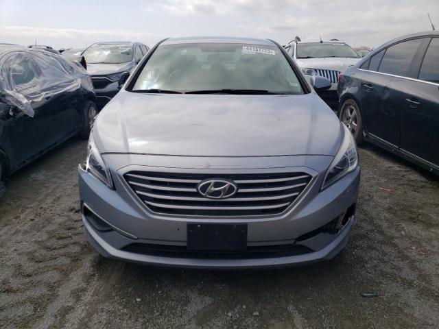 Photo 4 VIN: 5NPE24AF7HH588181 - HYUNDAI SONATA SE 