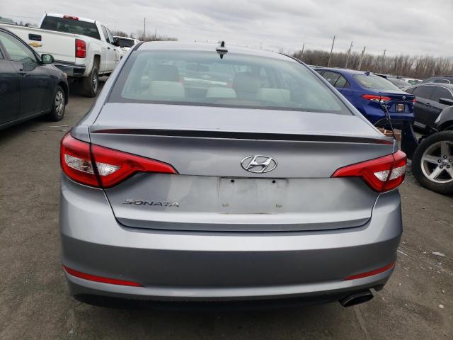 Photo 5 VIN: 5NPE24AF7HH588181 - HYUNDAI SONATA SE 