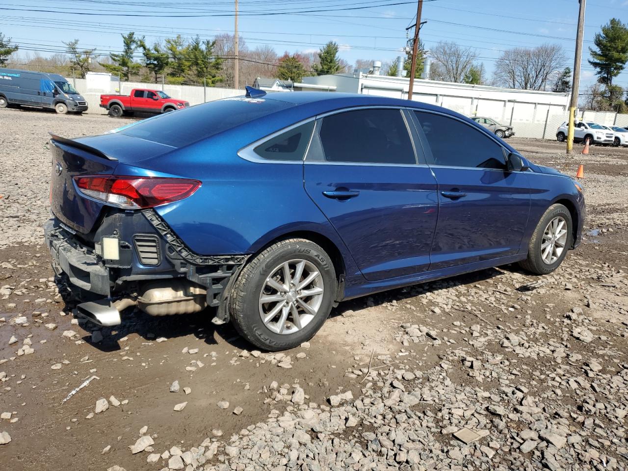 Photo 2 VIN: 5NPE24AF7JH630922 - HYUNDAI SONATA 