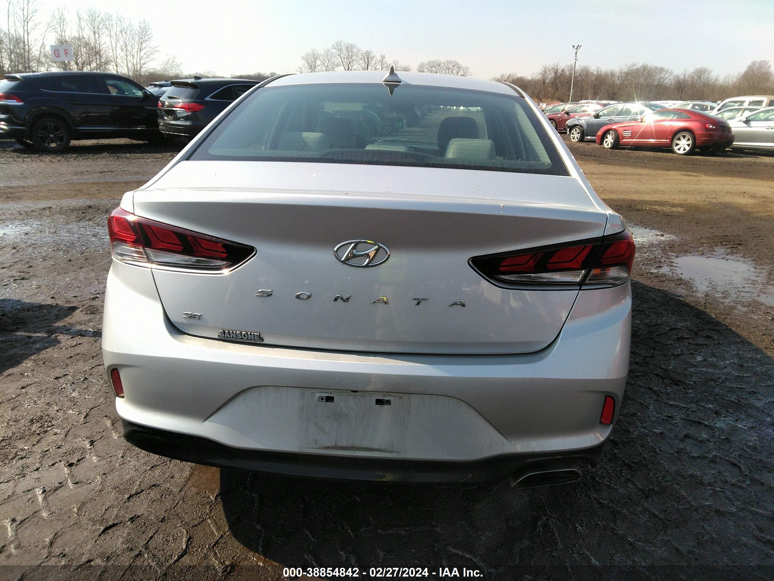 Photo 15 VIN: 5NPE24AF7JH695222 - HYUNDAI SONATA 