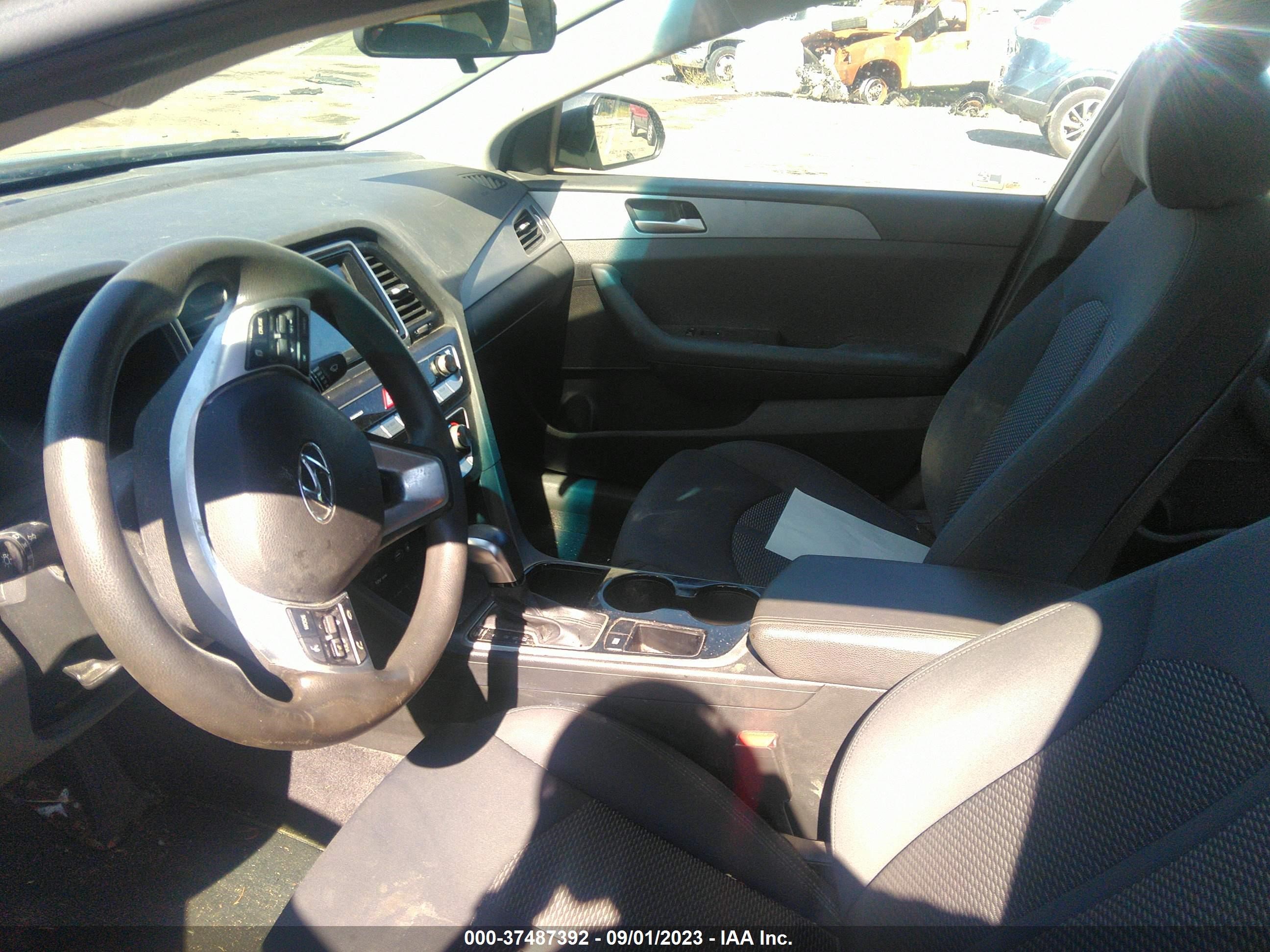 Photo 4 VIN: 5NPE24AF7KH734019 - HYUNDAI SONATA 