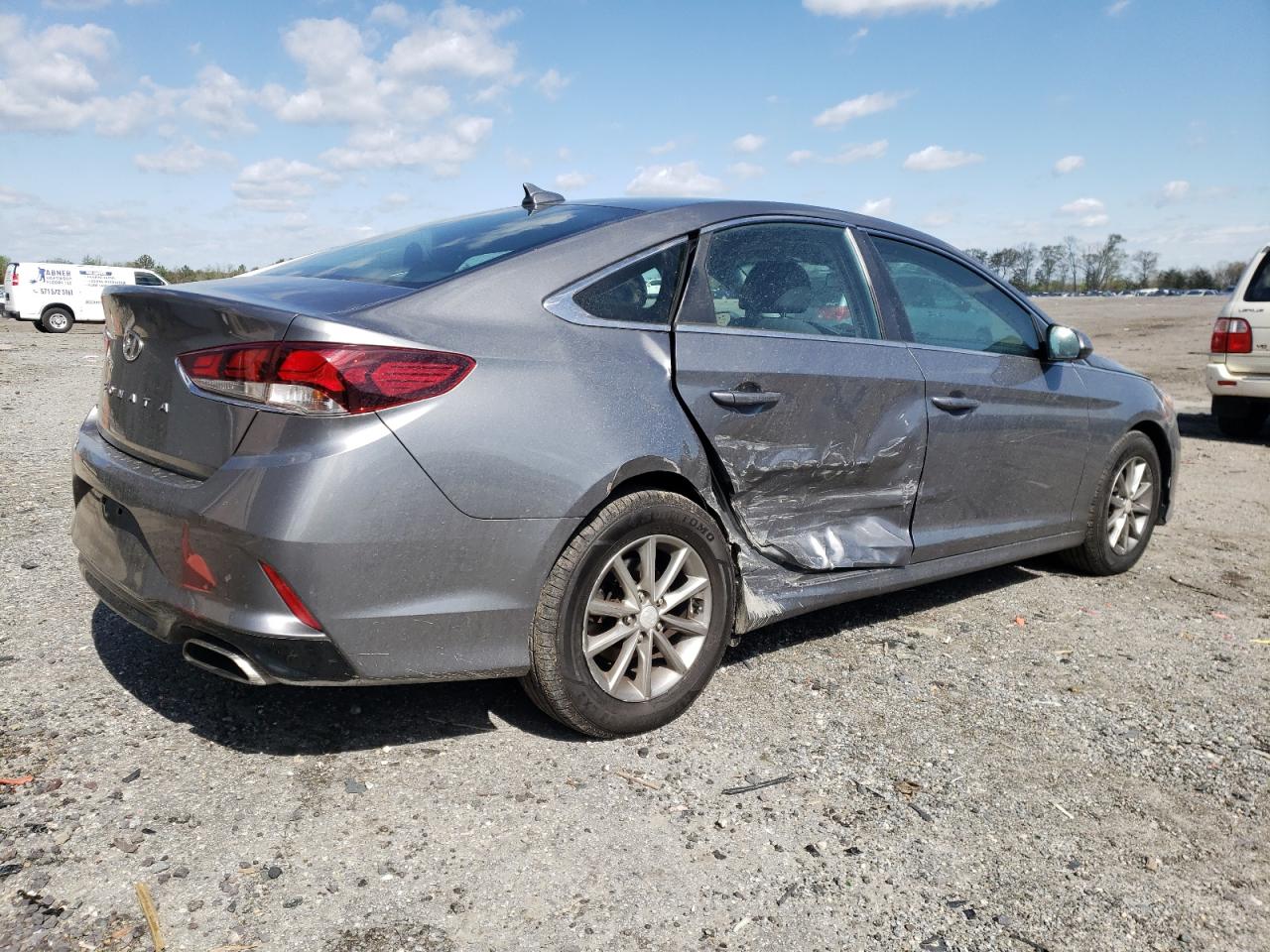 Photo 2 VIN: 5NPE24AF7KH736837 - HYUNDAI SONATA 