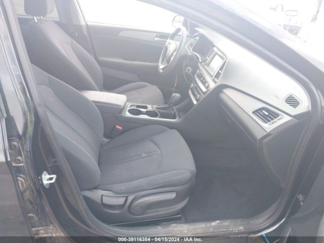 Photo 4 VIN: 5NPE24AF7KH740063 - HYUNDAI SONATA 