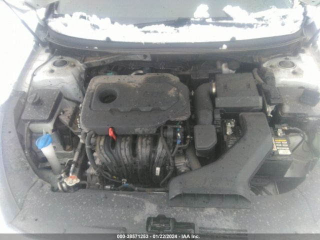 Photo 9 VIN: 5NPE24AF7KH756246 - HYUNDAI SONATA 