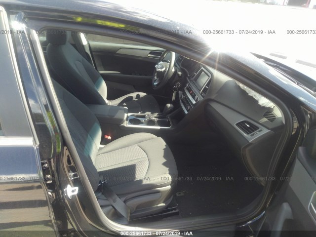 Photo 4 VIN: 5NPE24AF7KH773757 - HYUNDAI SONATA 