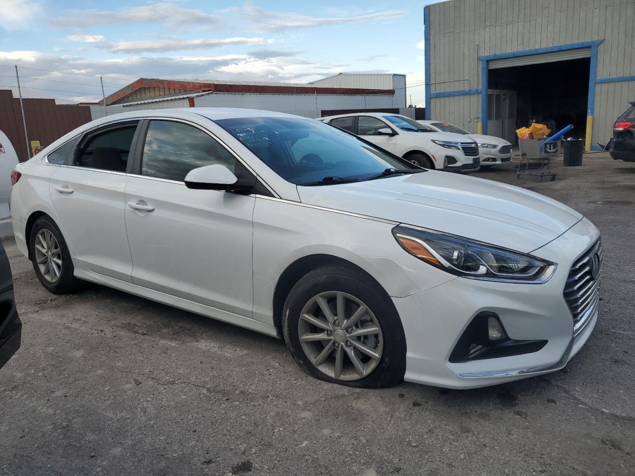 Photo 3 VIN: 5NPE24AF7KH791644 - HYUNDAI SONATA 