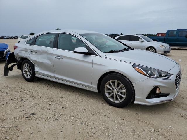 Photo 3 VIN: 5NPE24AF7KH797234 - HYUNDAI SONATA SE 