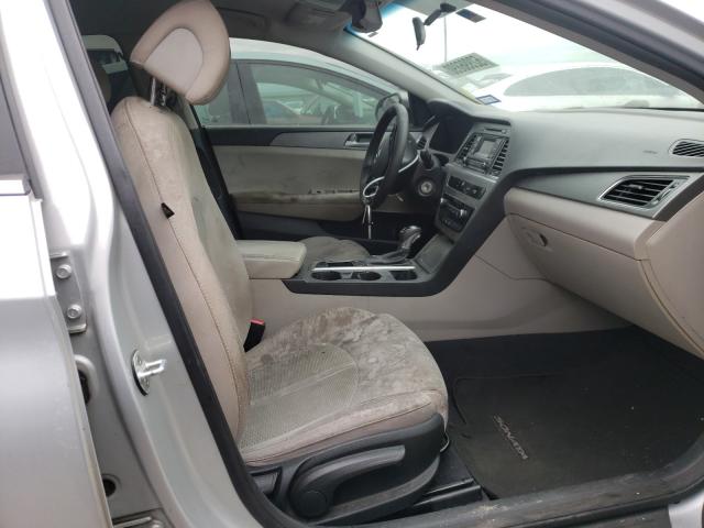 Photo 4 VIN: 5NPE24AF8FH031101 - HYUNDAI SONATA SE 