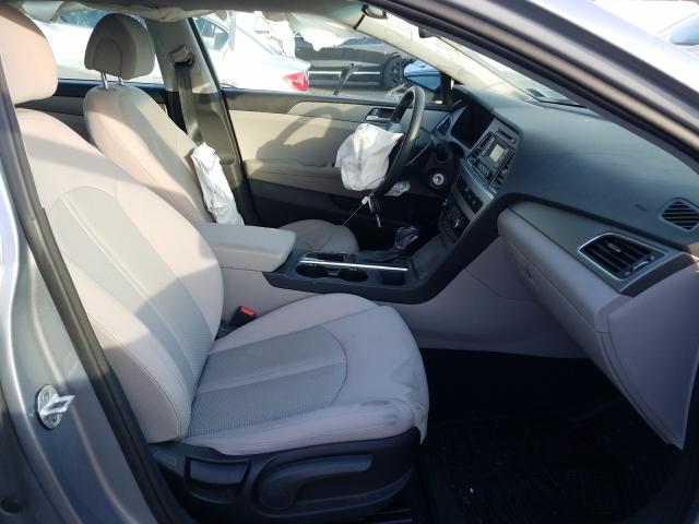 Photo 4 VIN: 5NPE24AF8FH166112 - HYUNDAI SONATA SE 