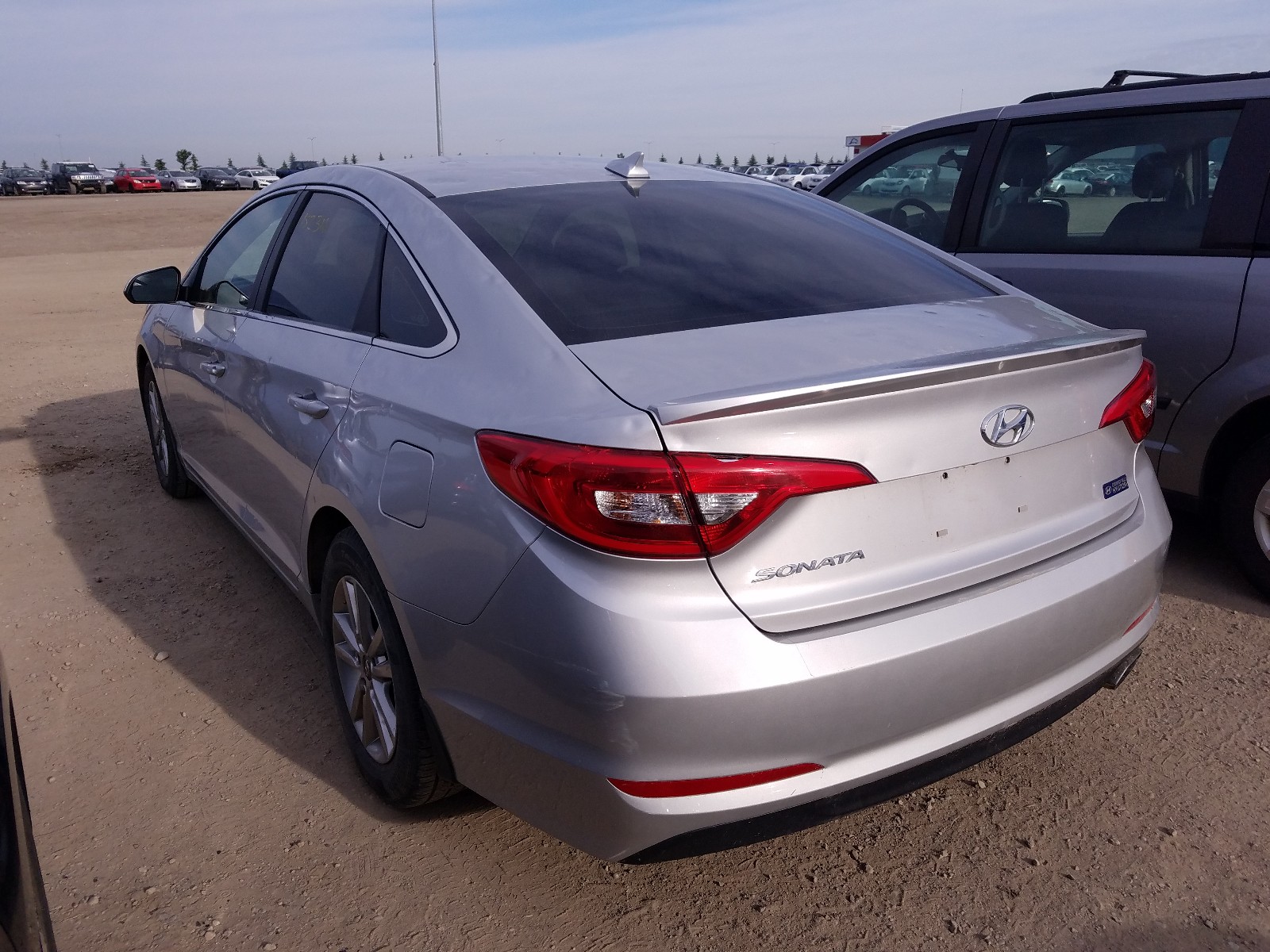 Photo 2 VIN: 5NPE24AF8FH173710 - HYUNDAI SONATA SE 